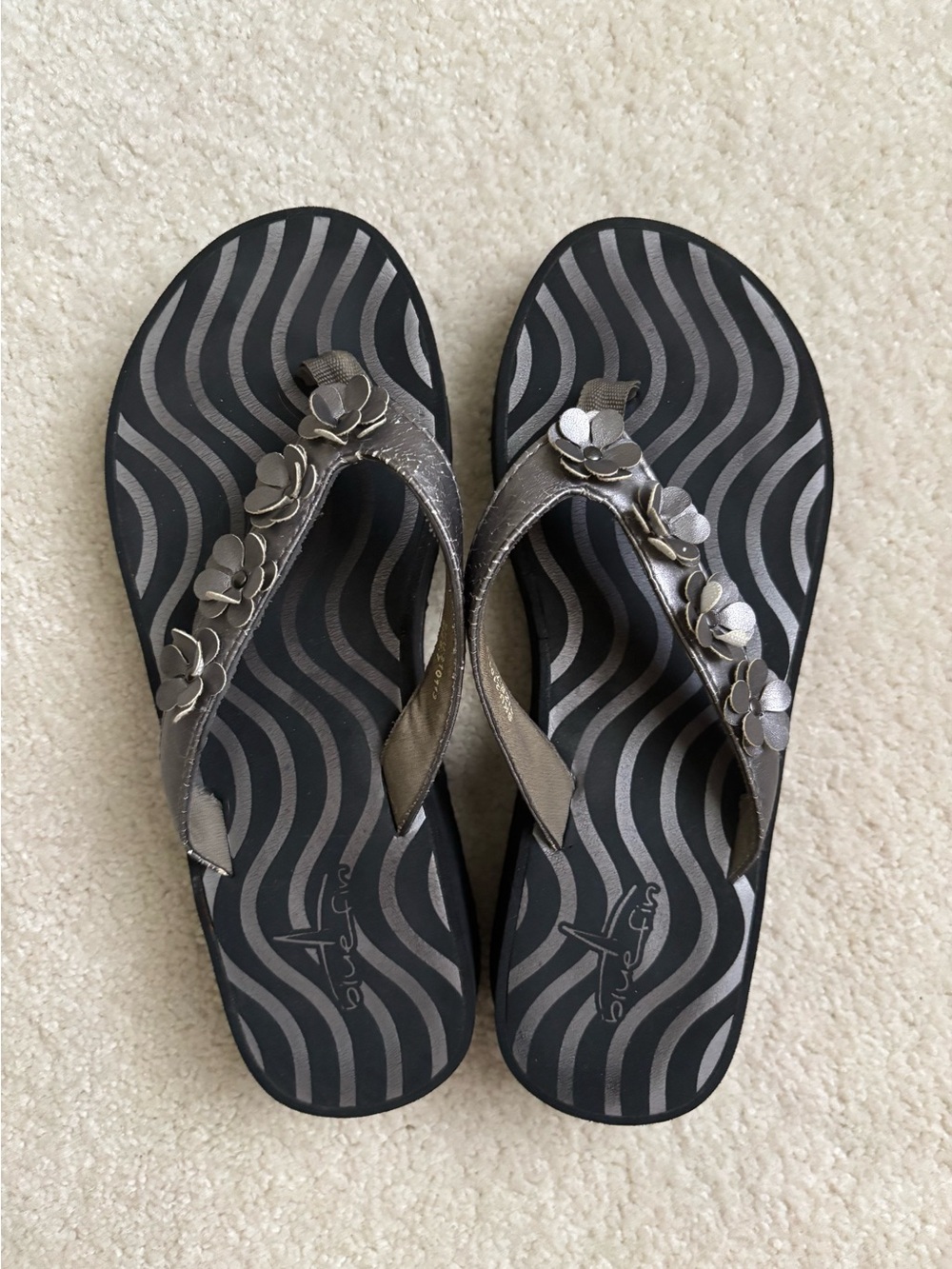 Bluefin Metallic Pewter Floral Thong Sandals